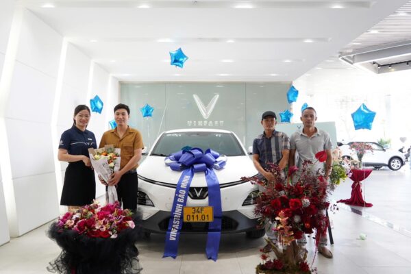 Khánh Vân - Phụ trách kinh doanh Vinfast Hải Dương - Giao xe 13