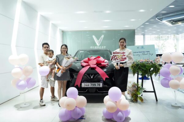 Khánh Vân - Phụ trách kinh doanh Vinfast Hải Dương - Giao xe 2